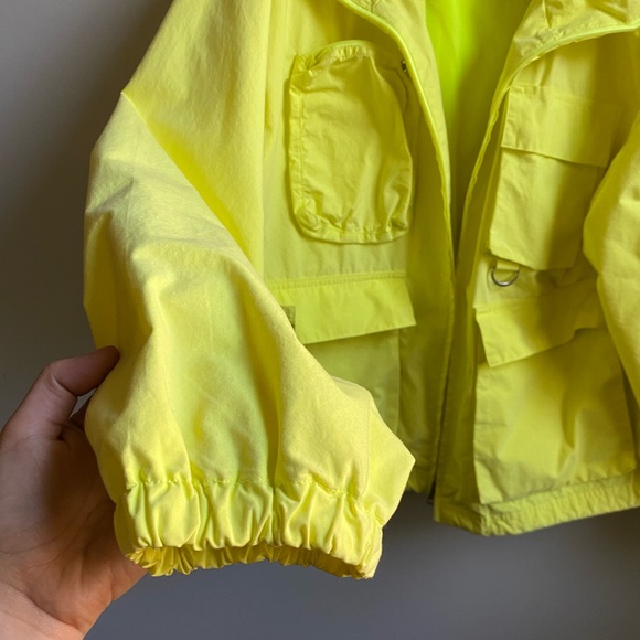 Aritzia TNA Overload Cargo Jacket Like New - Picture 4 of 6